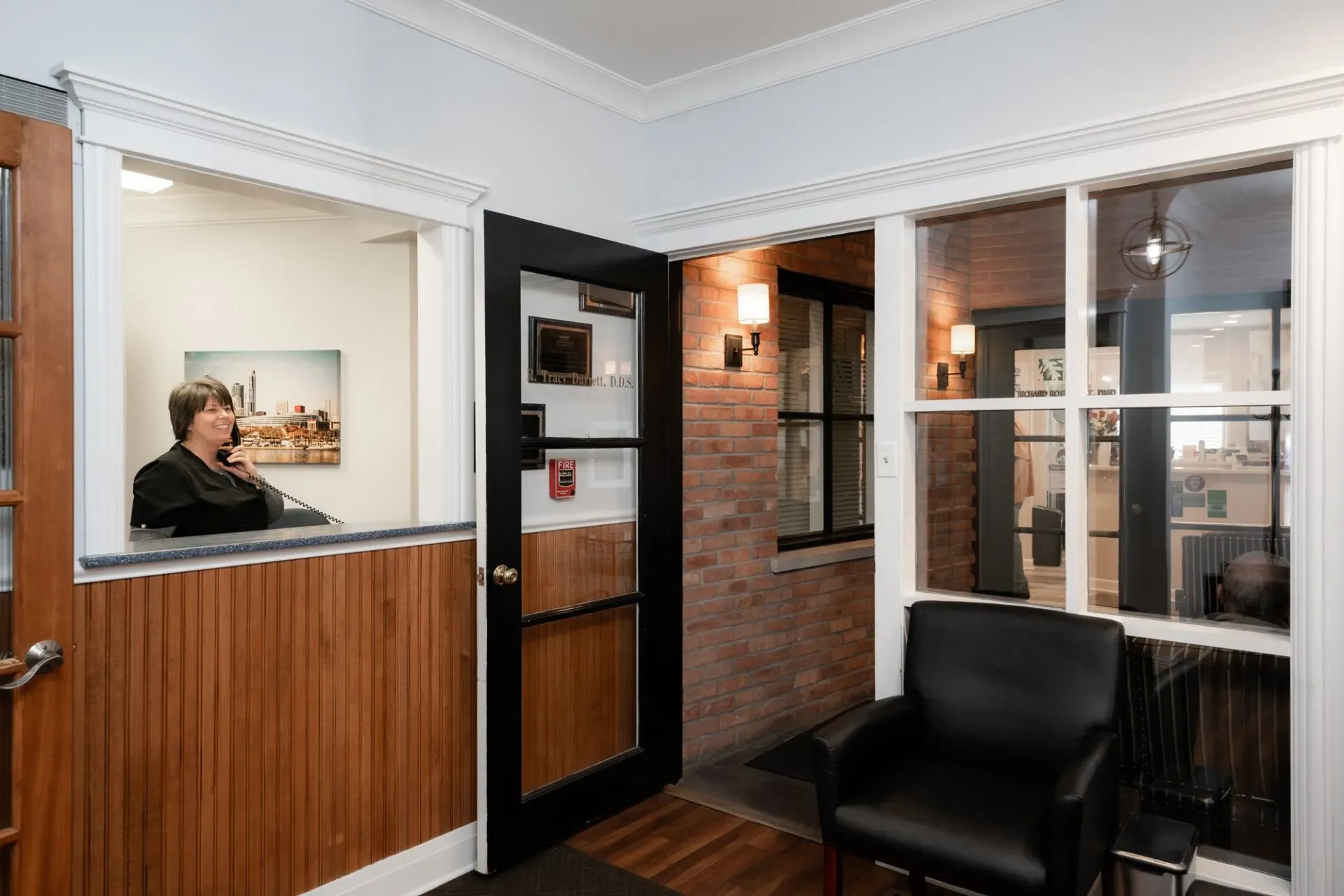 Reception and waiting area of the Ross & Durrett Family Dental office in Lake Forest